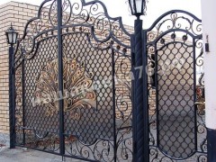 Распашные кованые ворота. фото №28